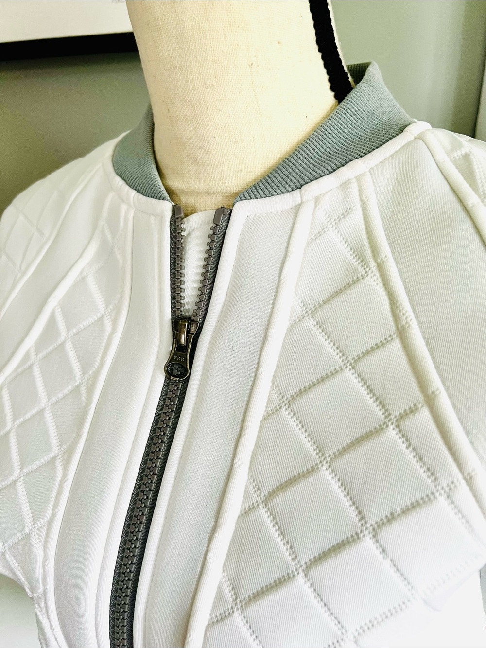 Athleta Infusion Bomber Quilted Jacket - Picture 4 of 10